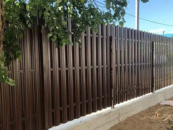 Заборы на фундаменте в Развилке